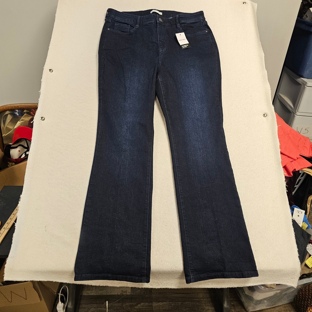 Nine West Sculpting Slimming Flare Jeans Dark Indigo Blue High Rise NWT Size 10